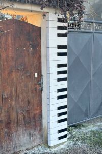 V jiném město to nenajdete. Buštěhrad má stezku s mozaikami, vznikla jen díky místním