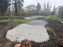 Město Slaný bude mít hřiště na adventure golf, jeho stavba začala v Kumpánově zahradě