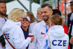 Obrazem od sousedů: Prezident Petr Pavel zavítal na olympijský festival, zastřílel si z luku a házel oštěpem