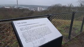 Nové kříže, digitální stezka i obnova přírody: Slaný dokončilo revitalizaci Slánské hory