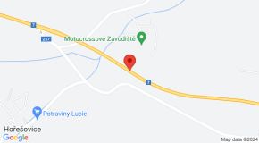 Aktuálně: Na silnici 7 u obce Hořešovice na Kladensku havarovalo auto, projíždějte tudy opatrně