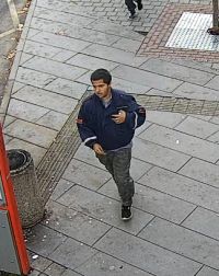 Neznáte ji? V Centrálu našla mobil a kartu a neodevzdala