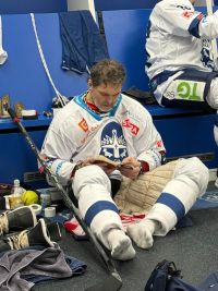 A je to tady! Jarda nastupuje na led!