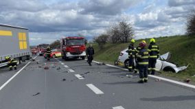 Smrtelná nehoda uzavřela silnici v Netovicích