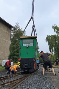 Tyhle krásné mašiny budou jezdit v Mayrau!