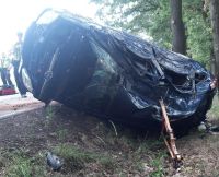Auto u Mšeckých Žehrovic vyjelo ze silnice a narazilo do stromu, došlo ke zranění