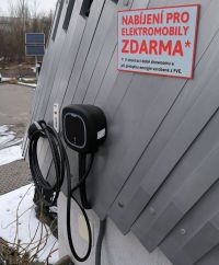 V Ruzyni si můžete nabít elektromobil zcela zdarma