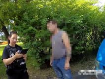 Strážníci přijeli na udání, muž bez řidičáku se vydával za někoho jiného