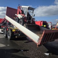 Neštěstí ve Smečně. Vyhořel obchůdek a a dům, majitelům chtějí místní pomoci