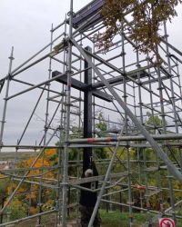 Nové kříže na Slánské hoře