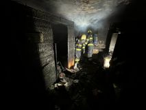 Požár sauny zakouřil celý dům, hasiči museli zasahovat v dýchací technice. Způsobil škodu ve výši tří milionů korun