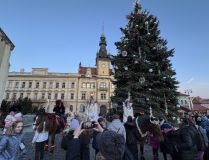 FOTO: Městská policie „kryje záda“ i nebeským bytostem, návštěvu Mikuláše i čertů si Kladeňáci užili