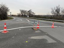 U Knovíze nevyrostou kruháče, zůstane křižovatka