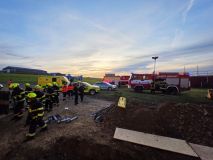 Tragédie ve Svárově. Dělníka zavalil výkop