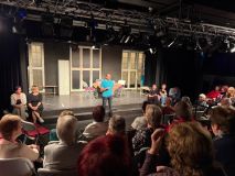 Aby senioři nenaletěli. Divadlo na Kladně varuje