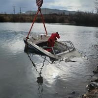 Kladenští hasiči zachraňovali v Kněževsi potopený člun