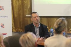 V kladenské knihovně proběhla beseda s neurovědcem proti manipulaci