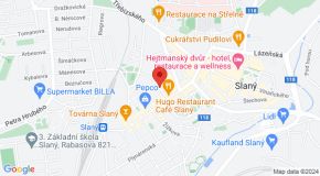 Ve Vepřkově ulici ve Slaném se střetl nákladní vůz s osobním. Auta po nehodě zablokovala jeden jízdní pruh