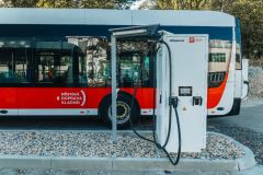 Do ulic míří šestnáct nových elektrobusů. Do šesti let bude kladenská MHD plně elektrifikovaná