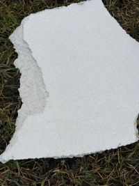 V Unhošti demolují přístavbu školy s azbestem. Podle svědků ne bezpečně a hned vedle dětí