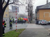 Opilý a zfetovaný. Srbský řidič dodávky utekl od nehody, chytli ho hned