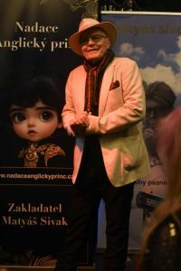 Nadace Anglický princ vyráží za dětmi: Vánoční překvapení pro dětské domovy