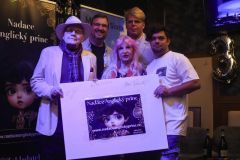 Nadace Anglický princ vyráží za dětmi: Vánoční překvapení pro dětské domovy