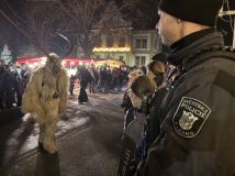 Kladenští strážníci ohlídali pekelníky i ve Vinařicích