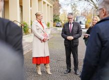 Prezident Porýní - Falcka navštívil Lidice. Nechyběly lidické děti a hejtmanka