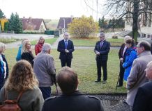 Prezident Porýní - Falcka navštívil Lidice. Nechyběly lidické děti a hejtmanka