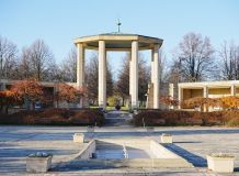 Prezident Porýní - Falcka navštívil Lidice. Nechyběly lidické děti a hejtmanka