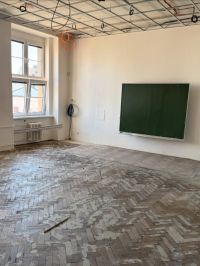 Kvůli rekonstrukci nastupují žáci SPgŠ a SOŠ Kladno do školy později