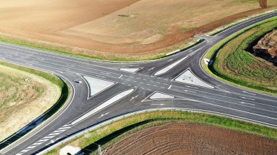 Kvůli výstavbě dálnice D7 se bude budovat i na krajské silniční síti
