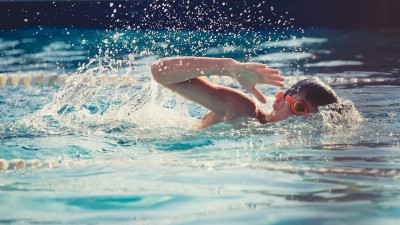 Kladenské sportovní areály spustily příjem přihlášek na příměstský tábor o jarních prázdninách v roce 2024. Děti budou třeba plavat