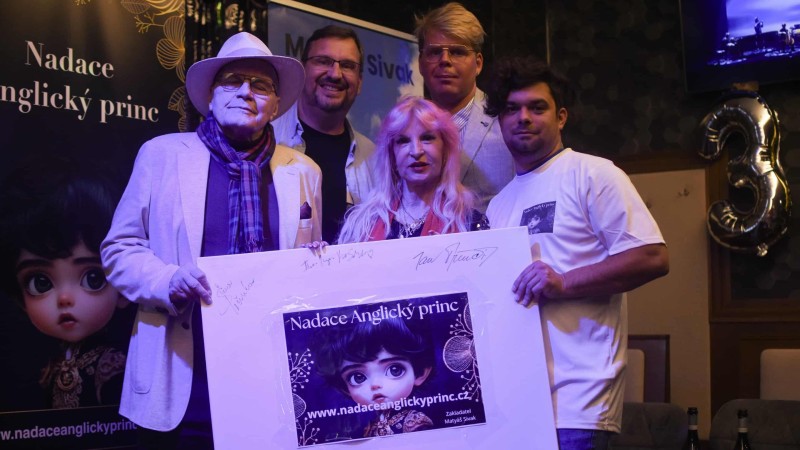 Nadace Anglický princ vyráží za dětmi: Vánoční překvapení pro dětské domovy