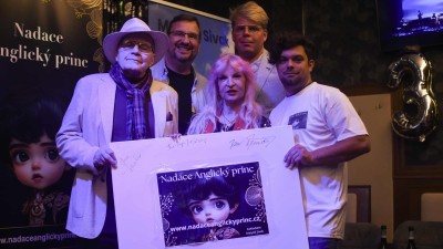 Nadace Anglický princ vyráží za dětmi: Vánoční překvapení pro dětské domovy