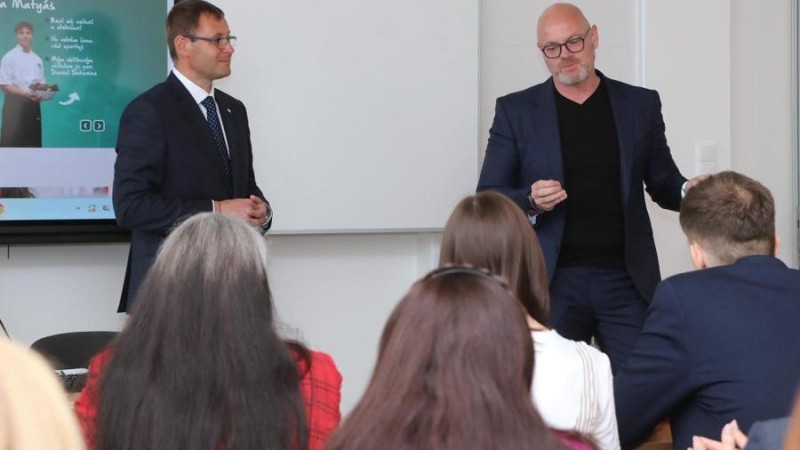 Kladensk&aacute; pedagogick&aacute; je &scaron;kola budoucnosti