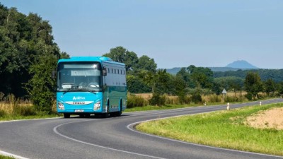 M&iacute;sto vlaků jedou do Rakovn&iacute;ka autobusy