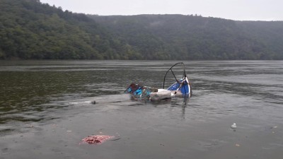 Dva lidé se psem se topili na Slapské přehradě. Jejich loď skončila pod vodou