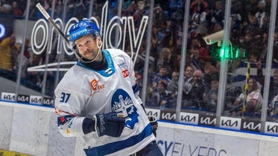 S Ryt&iacute;ři bude pokračovat tak&eacute; italsk&yacute; reprezentant Phil Pietroniro