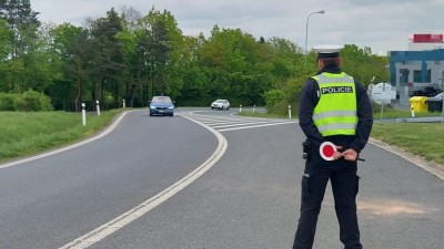 Pouhá 1 vteřina může rozhodnout o přežití. Středočeští policisté kontrolovali, zda se řidiči věnují řízení.