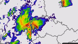 Meterologové vydali výstrahu. Krajem mají přecházet silné bouřky