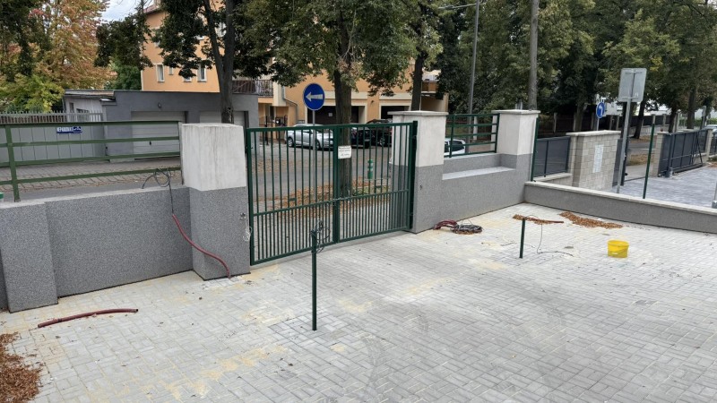 Kvůli rekonstrukci nastupují žáci SPgŠ a SOŠ Kladno do školy později