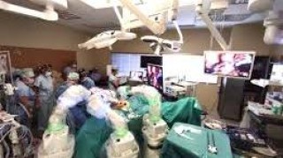Dalších 38 milionů na rozvoj robota v kladenské nemocnici