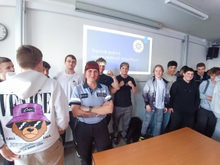 Policie na učilišti v Dubské radila, jak se nedostat do průšvihu