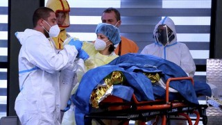 Pacienty z Ústeckého kraje převážejí do jiných nemocnic, pomohou i ve Slaném