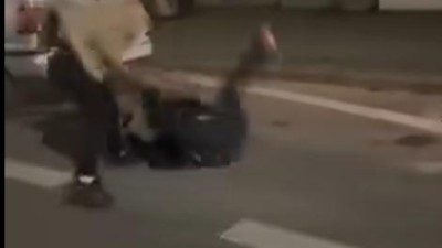 Město chce ukončit smlouvu s barem ve Slaném, před kterým se lidé rvali