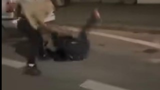 Město chce ukončit smlouvu s barem ve Slaném, před kterým se lidé rvali