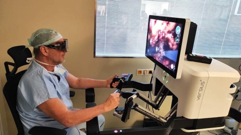 Kraj je připraven poskytnout druhou č&aacute;st dotace na robotick&yacute;&nbsp;operačn&iacute; syst&eacute;m v kladensk&eacute; nemocnici