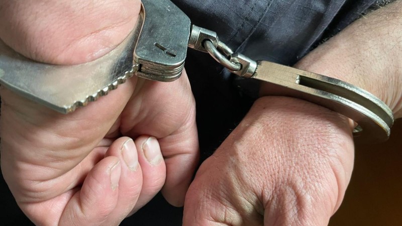 Mladistv&yacute; pořezal před středn&iacute; &scaron;kolou U Hvězdy jin&eacute;ho mladistv&eacute;ho. Policie ho měla za dvě hodiny